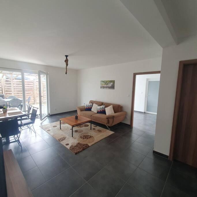 Bel Appartement Rez De Jardin Horbourg Exterior photo